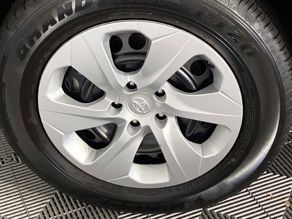 Used 2025 Toyota RAV4 LE AWD/4WD image 27
