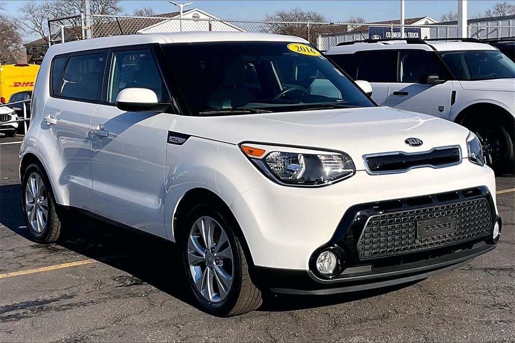 Used 2016 Kia Soul + image 25