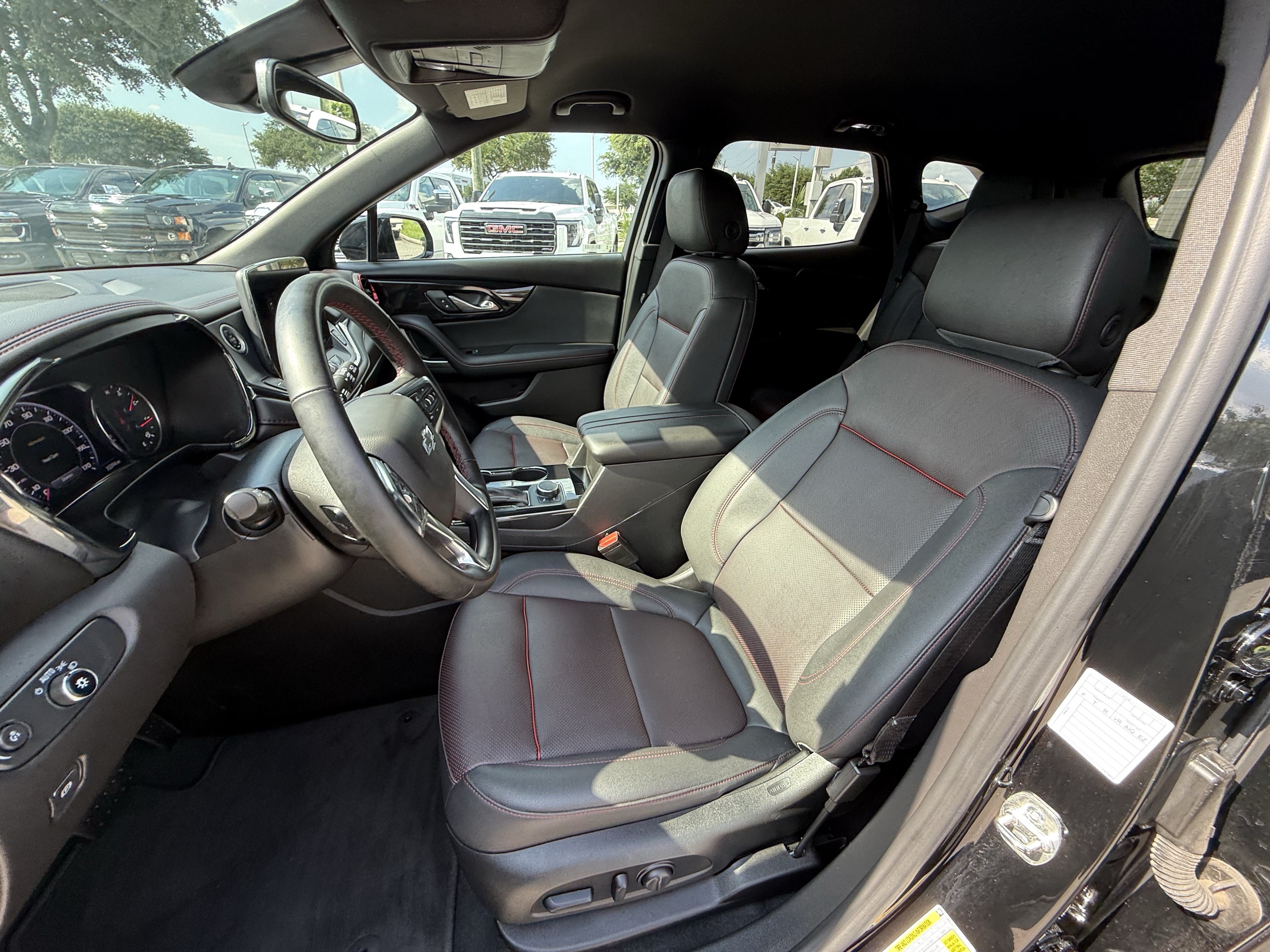 Used 2025 Chevrolet Blazer RS FWD image 29