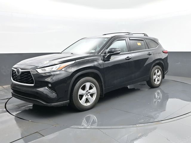 Used 2020 Toyota Highlander LE image 1