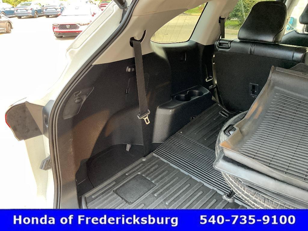 Used 2021 Toyota Highlander XLE AWD/4WD image 17
