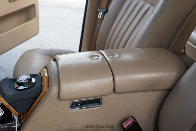 Used 2005 Rolls-Royce Phantom Sedan RWD image 44