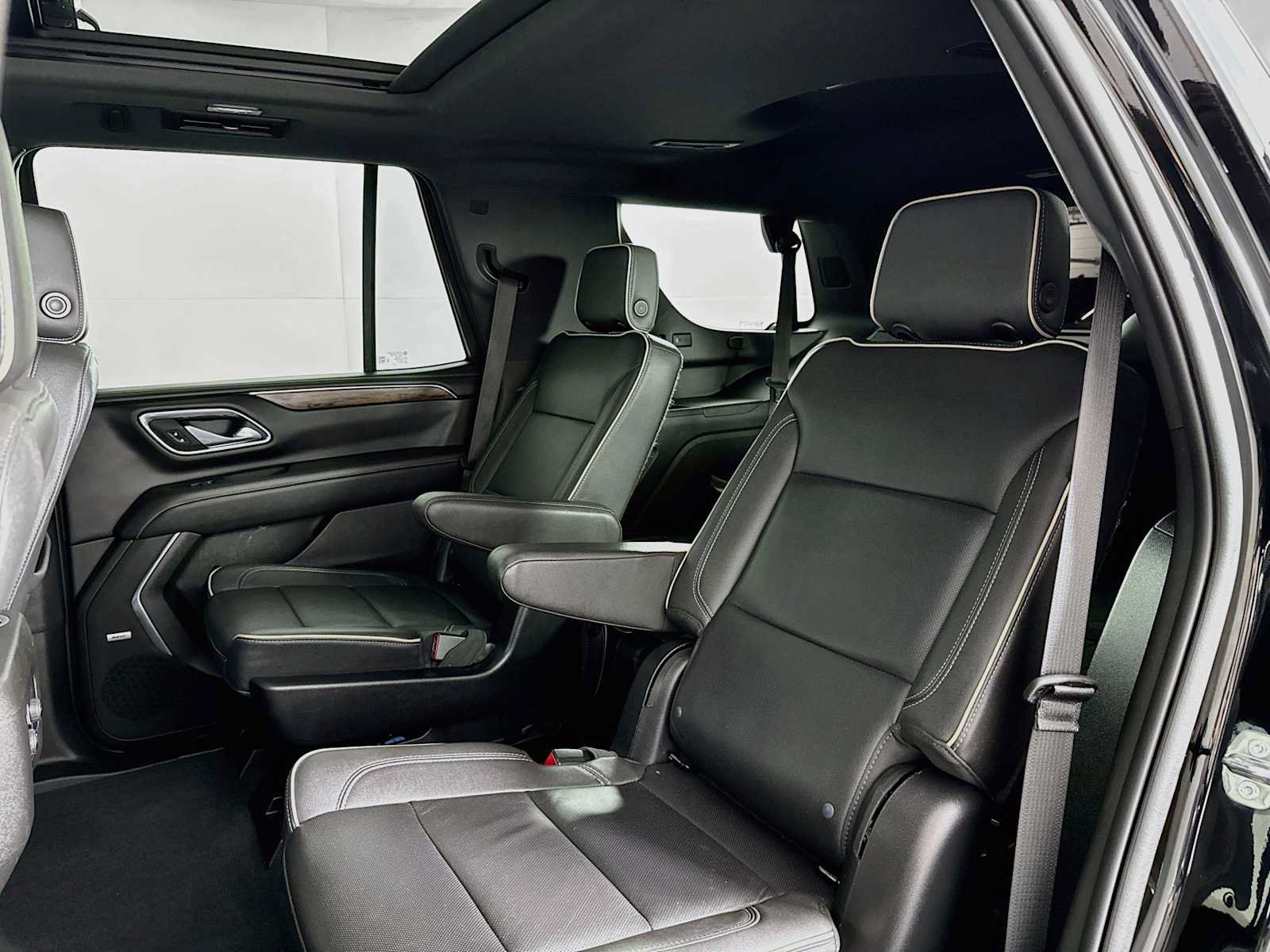 Used 2023 Chevrolet Tahoe Premier w/ Premium Package AWD/4WD image 22