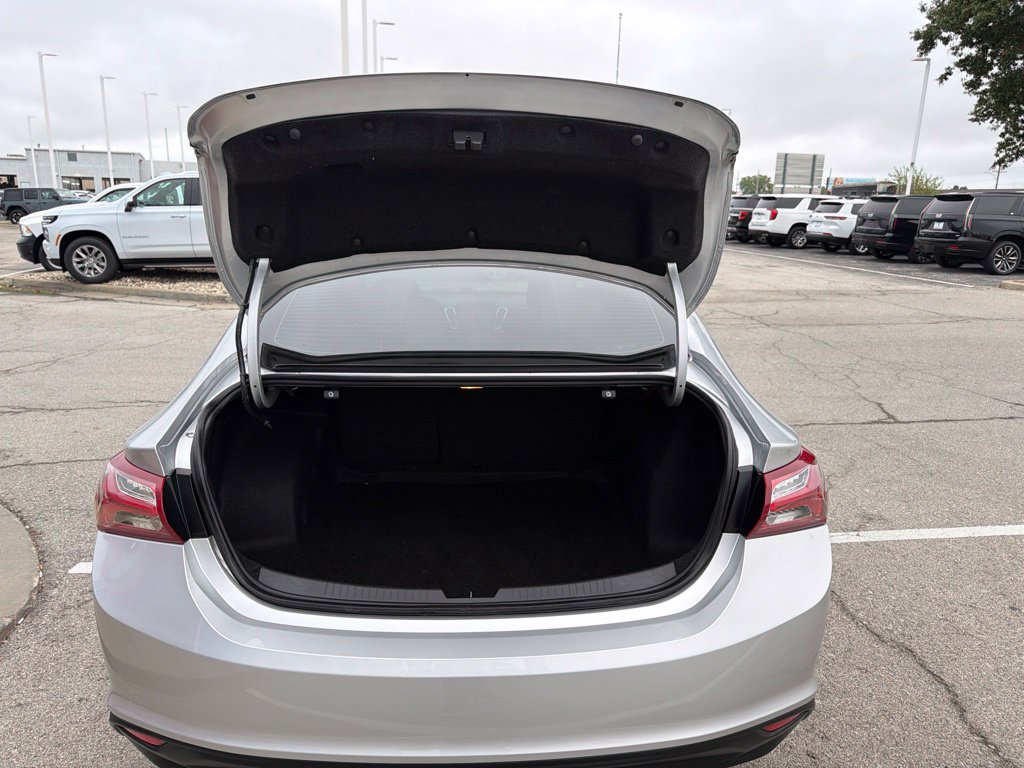 Used 2021 Chevrolet Malibu LT FWD image 12