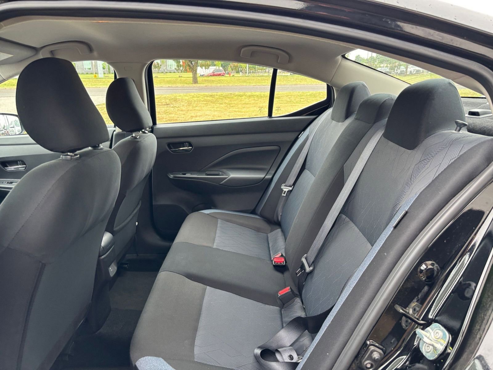 Used 2025 Nissan Versa SV FWD image 23