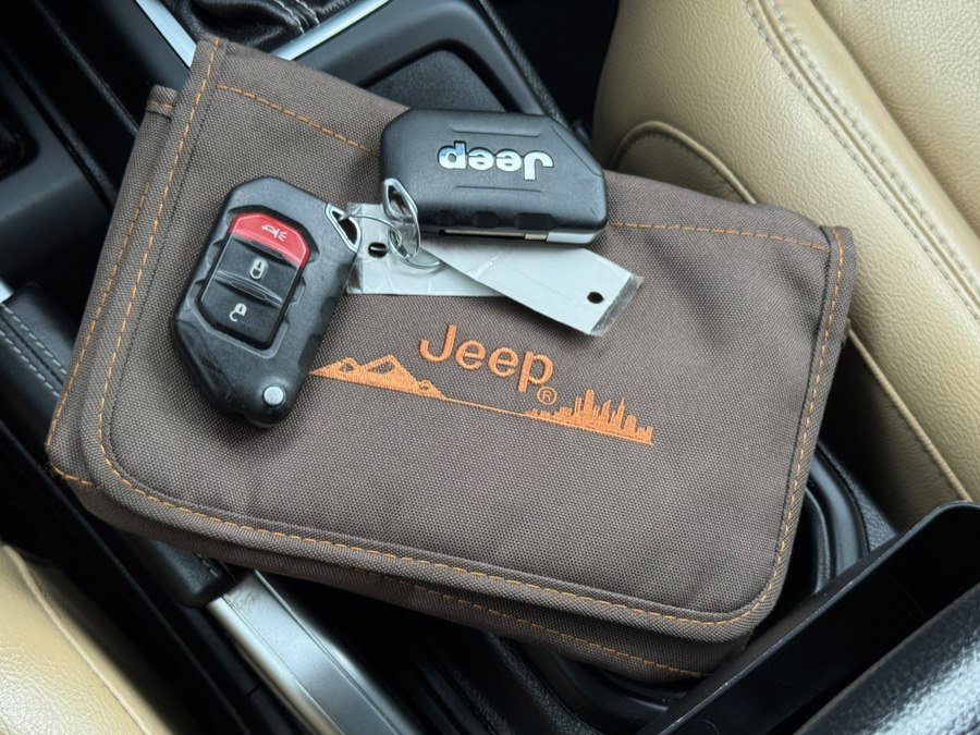 Used 2018 Jeep Wrangler Unlimited Sahara AWD/4WD image 71