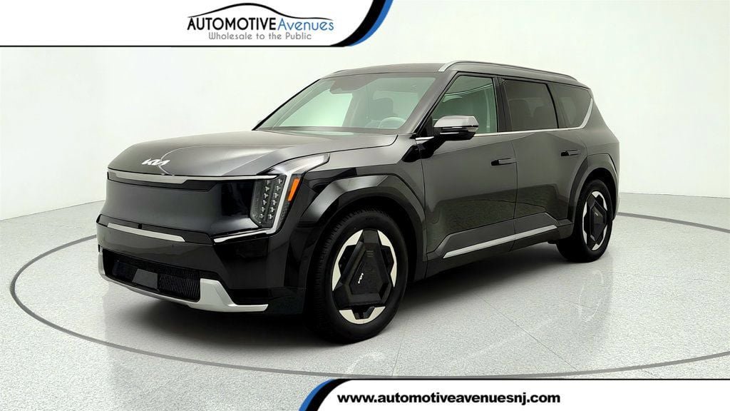 Used 2024 Kia EV9 Land AWD/4WD image 1