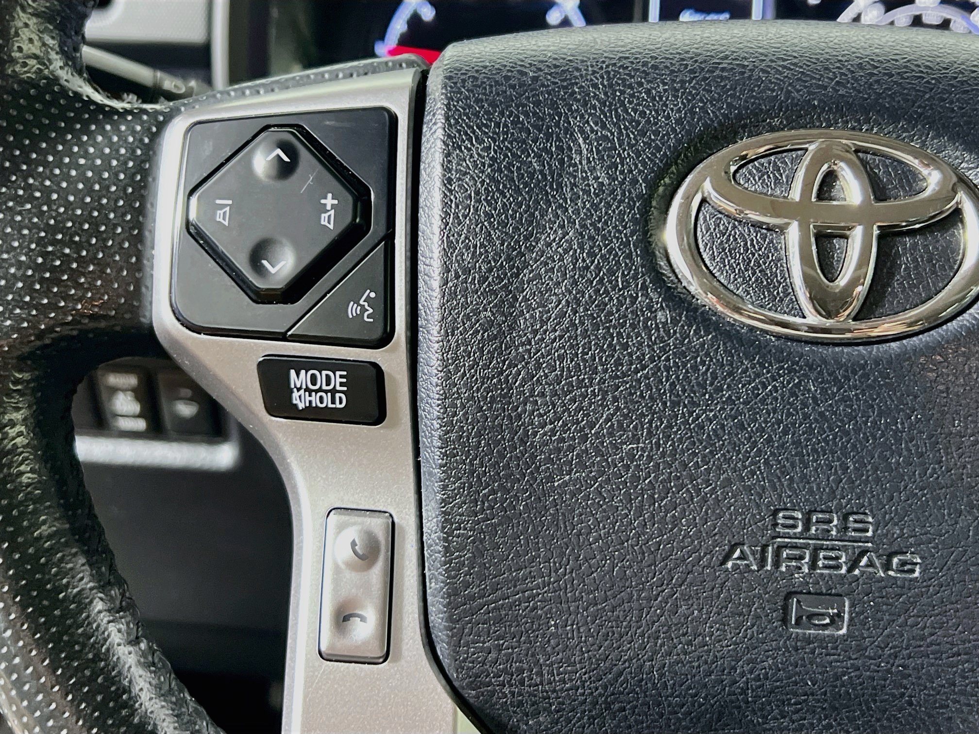 Used 2023 Toyota 4Runner SR5 Premium w/ Moonroof Package RWD image 12