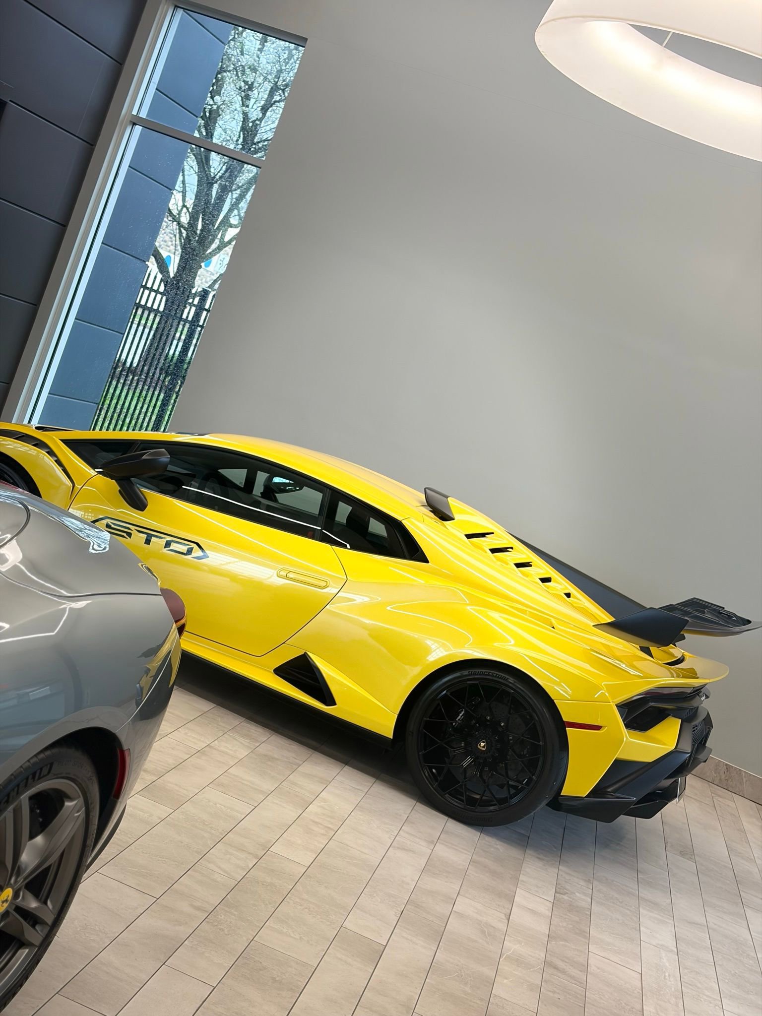 Used 2022 Lamborghini Huracan STO image 14