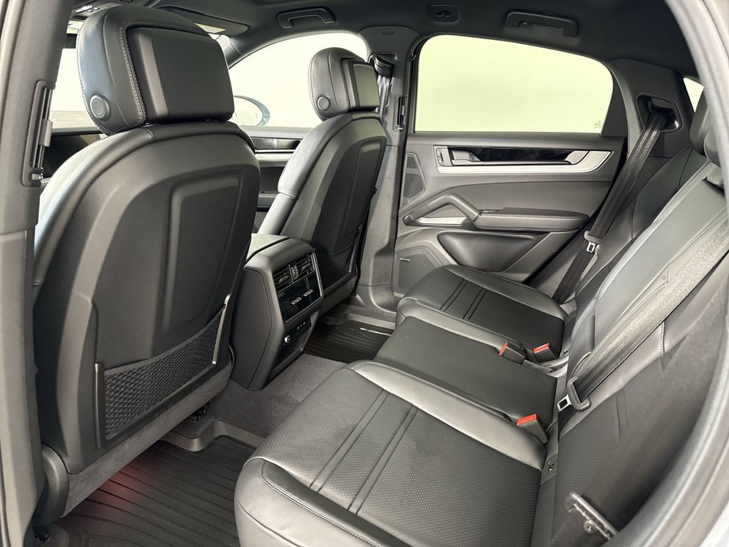 New 2026 Porsche Cayenne Coupe AWD/4WD image 25