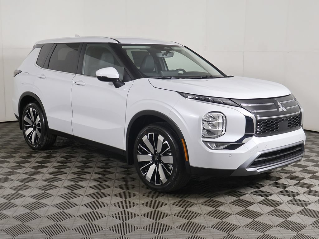 New 2026 Mitsubishi Outlander SE FWD image 2
