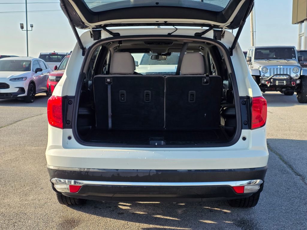 Used 2018 Honda Pilot Touring image 7