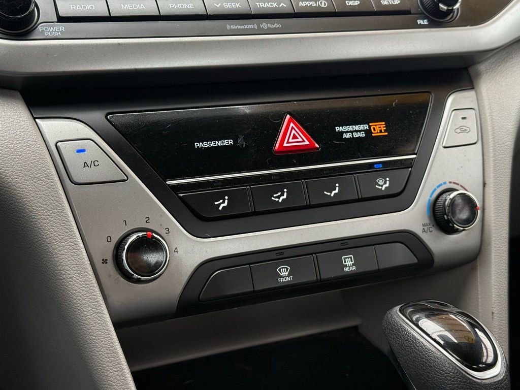 Used 2017 Hyundai Elantra SE image 18