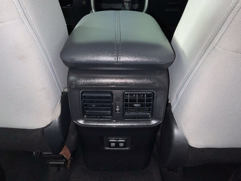 Used 2020 Toyota RAV4 XLE FWD image 17