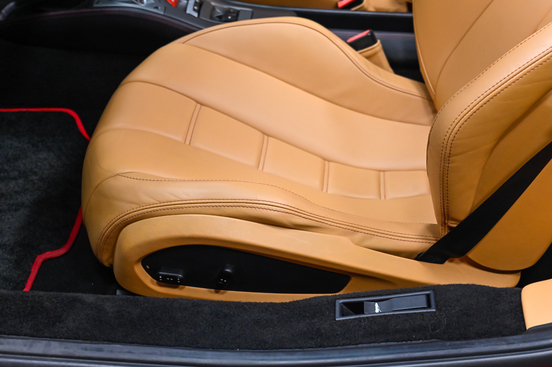 Used 2013 Ferrari 458 Spider RWD image 29