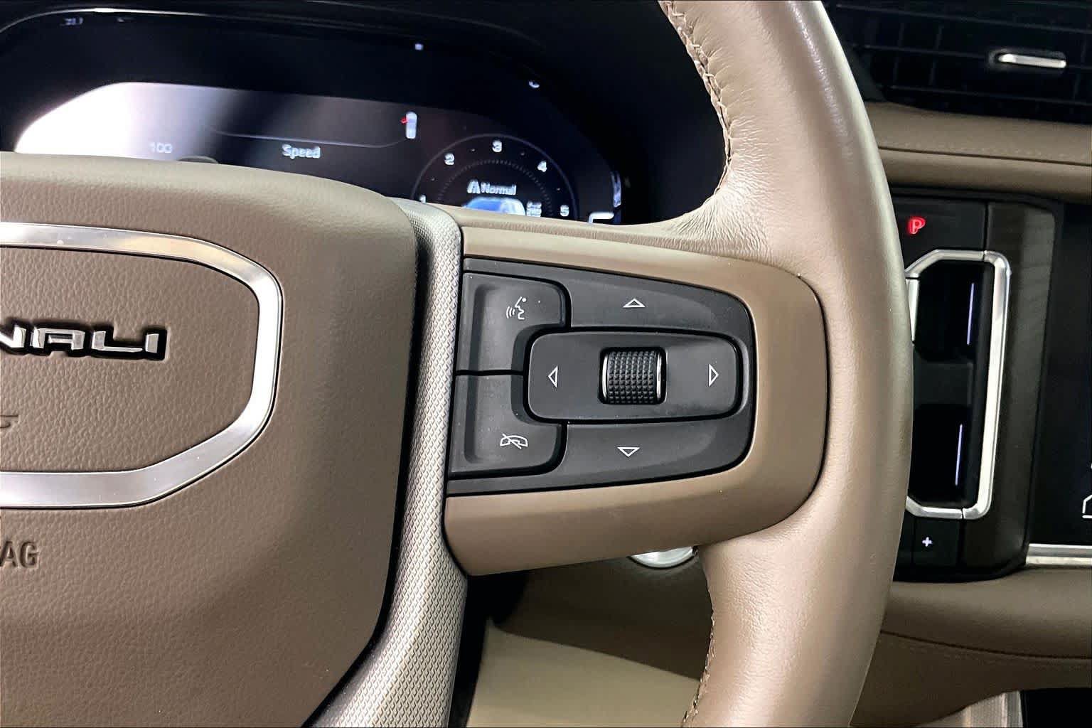 Used 2023 GMC Yukon Denali w/ Denali Reserve Package AWD/4WD image 24