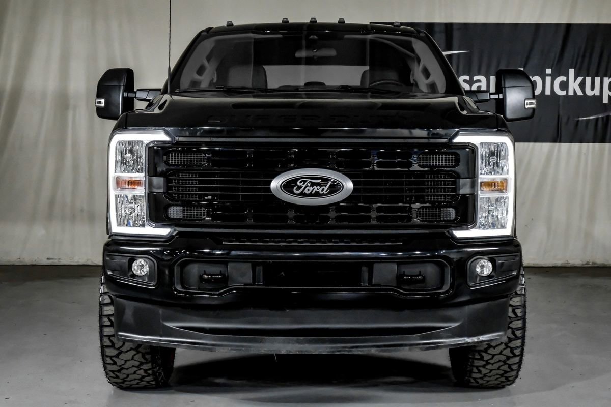 Used 2025 Ford F350 XLT image 4