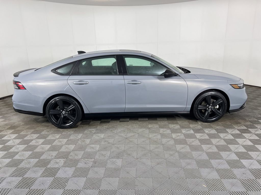 Used 2024 Honda Accord Sport image 3