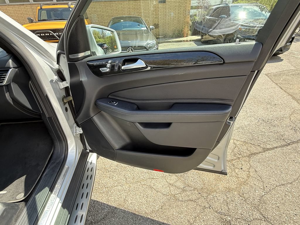 Used 2018 Mercedes-Benz GLS 450 4MATIC image 28