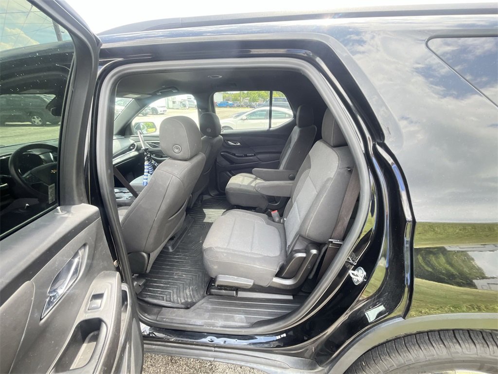 Used 2022 Chevrolet Traverse LT image 20