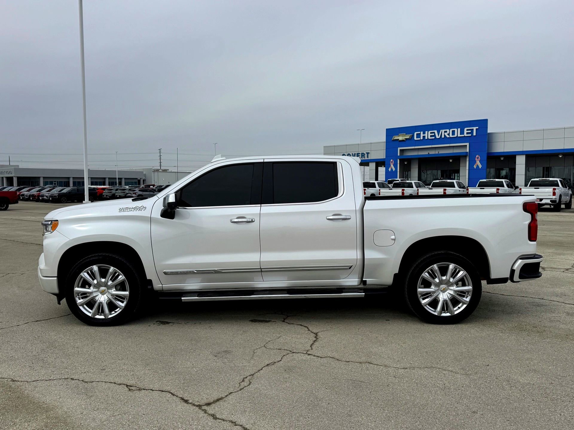 Used 2023 Chevrolet Silverado 1500 High Country w/ High Country Premium Package image 9