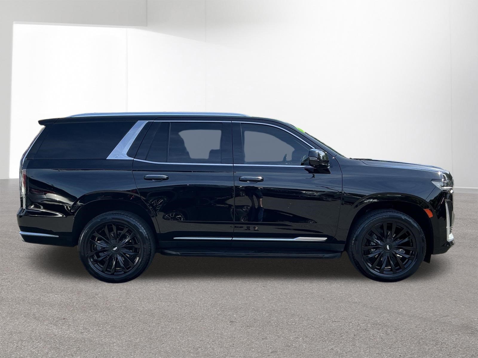 Used 2022 Cadillac Escalade Luxury AWD/4WD image 2