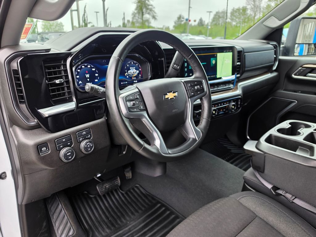 Used 2025 Chevrolet Silverado 2500 LT w/ Convenience Package AWD/4WD image 10