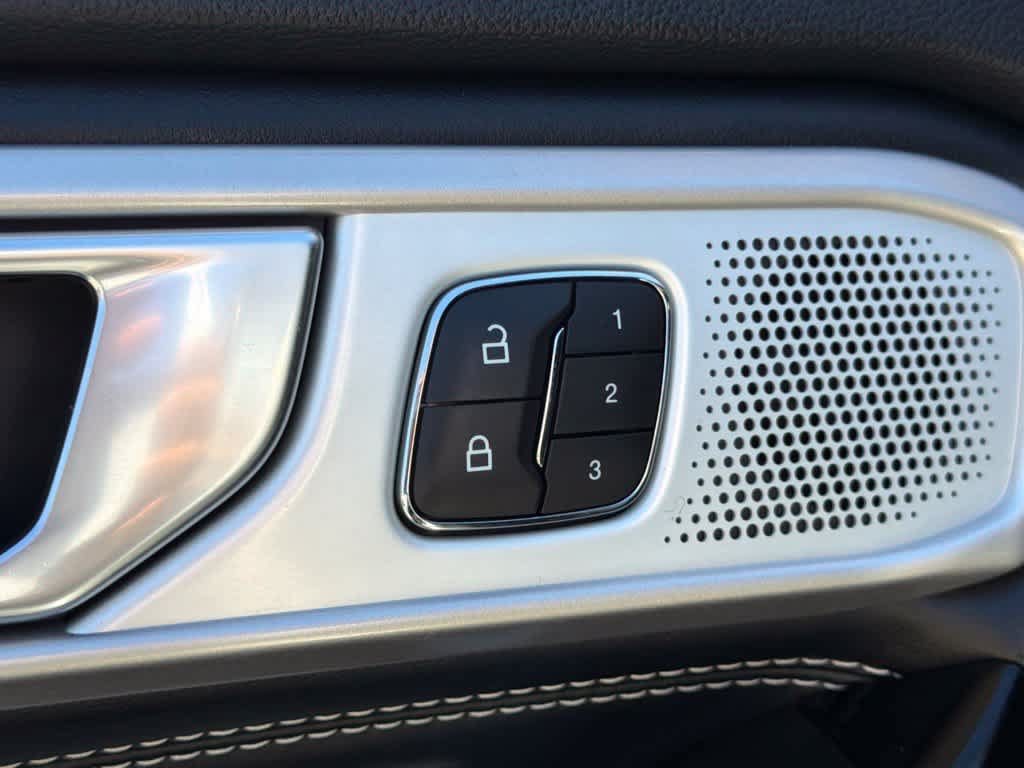 Certified 2022 Ford Explorer ST w/ Equipment Group 401A AWD/4WD image 23