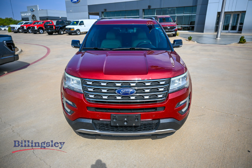 Used 2017 Ford Explorer XLT w/ Equipment Group 202A FWD image 2