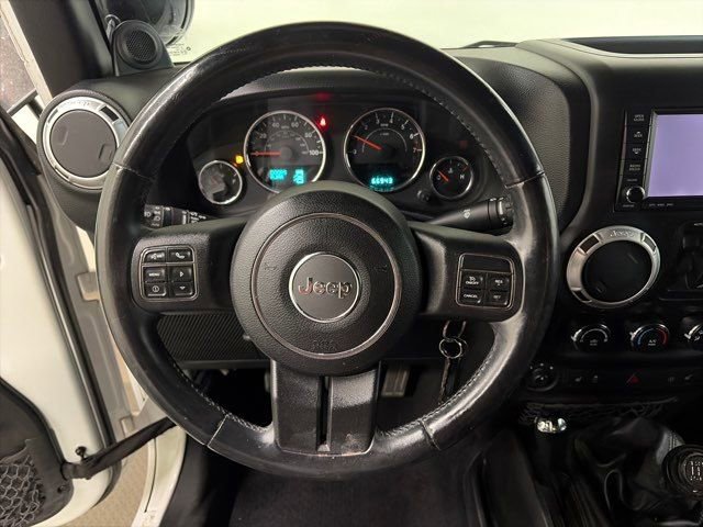 Used 2013 Jeep Wrangler Unlimited Rubicon w/ Connectivity Group image 17