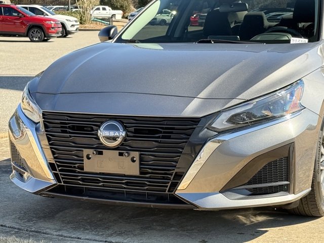 Used 2024 Nissan Altima 2.5 SV image 10