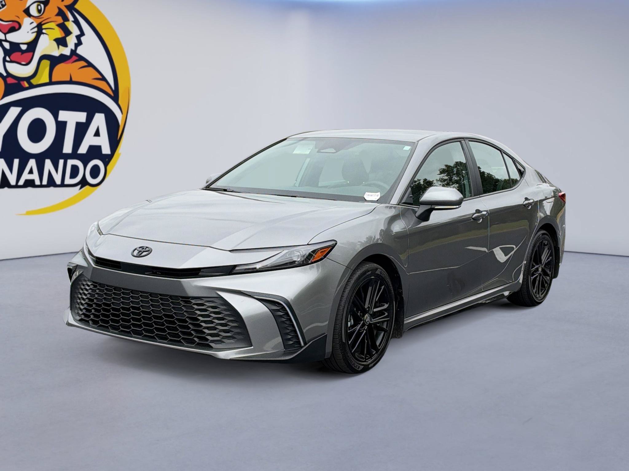 Used 2026 Toyota Camry SE FWD image 1
