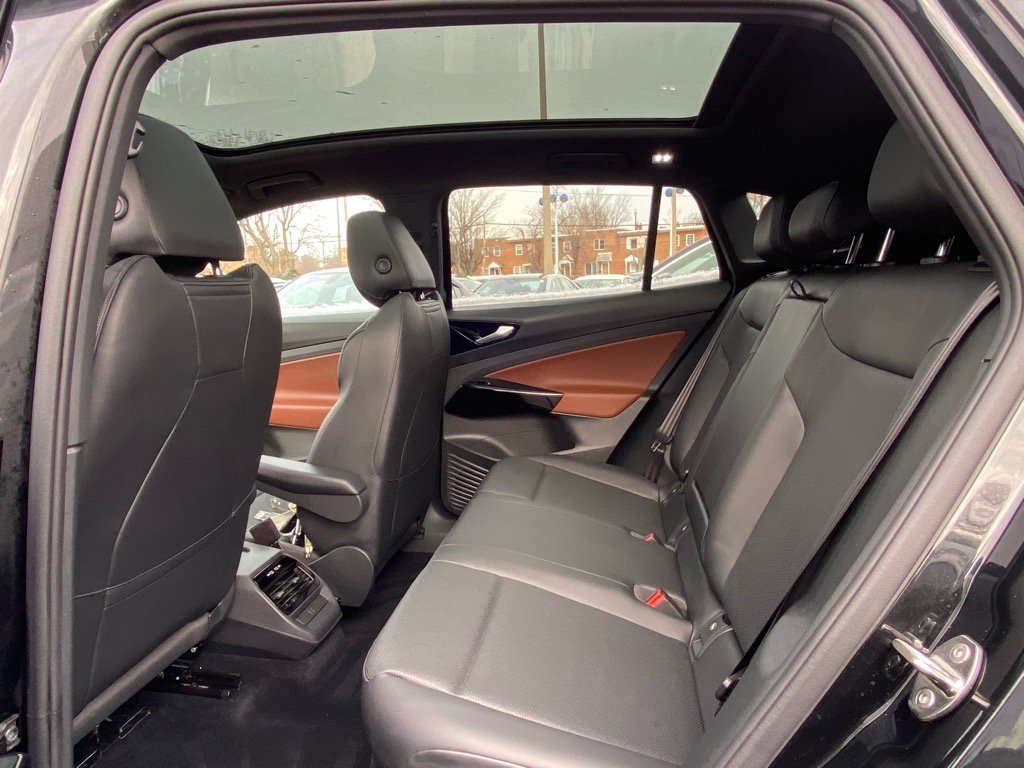 Certified 2022 Volkswagen ID.4 Pro S w/ Gradient Package image 18