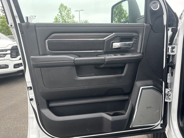 Used 2026 RAM 3500 Laramie AWD/4WD image 12