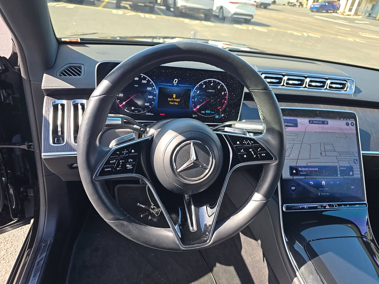 Used 2022 Mercedes-Benz S 580 4MATIC Sedan w/ AMG Line Package image 11