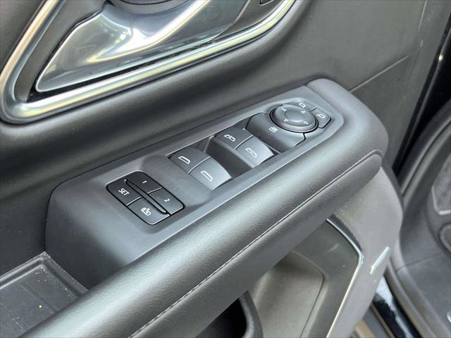 Used 2024 Chevrolet Suburban LT image 17