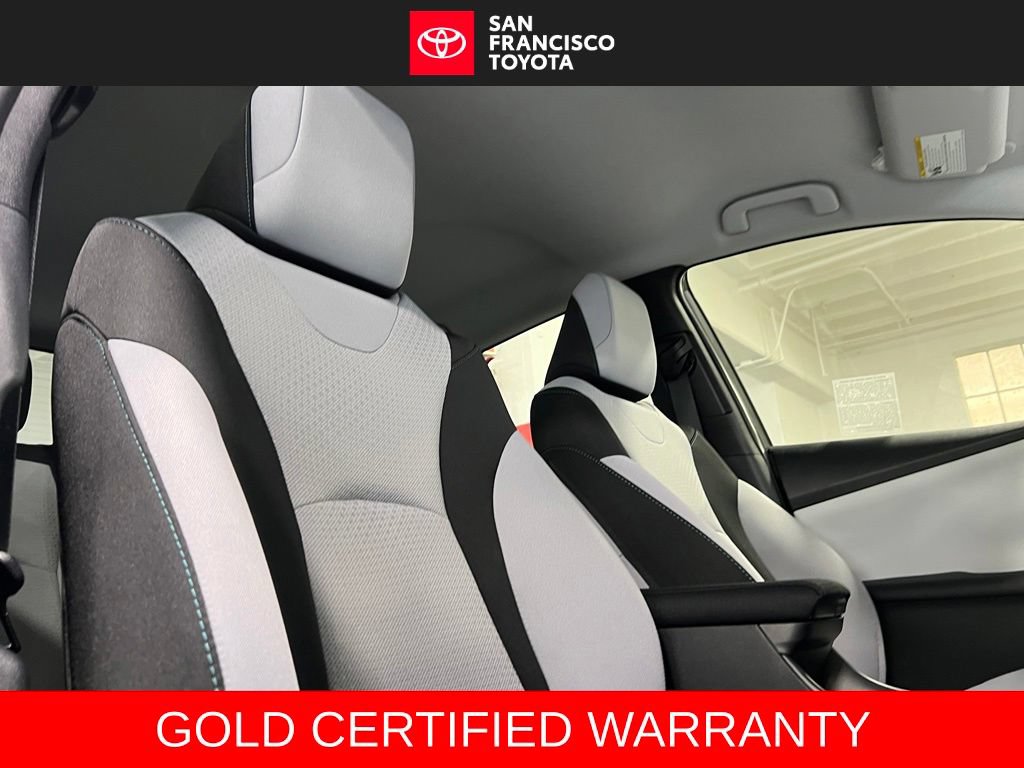 Certified 2022 Toyota Prius LE FWD image 19
