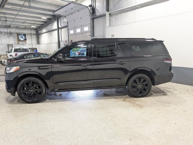 Used 2024 Lincoln Navigator L Reserve w/ Equipment Group 201A AWD/4WD image 6