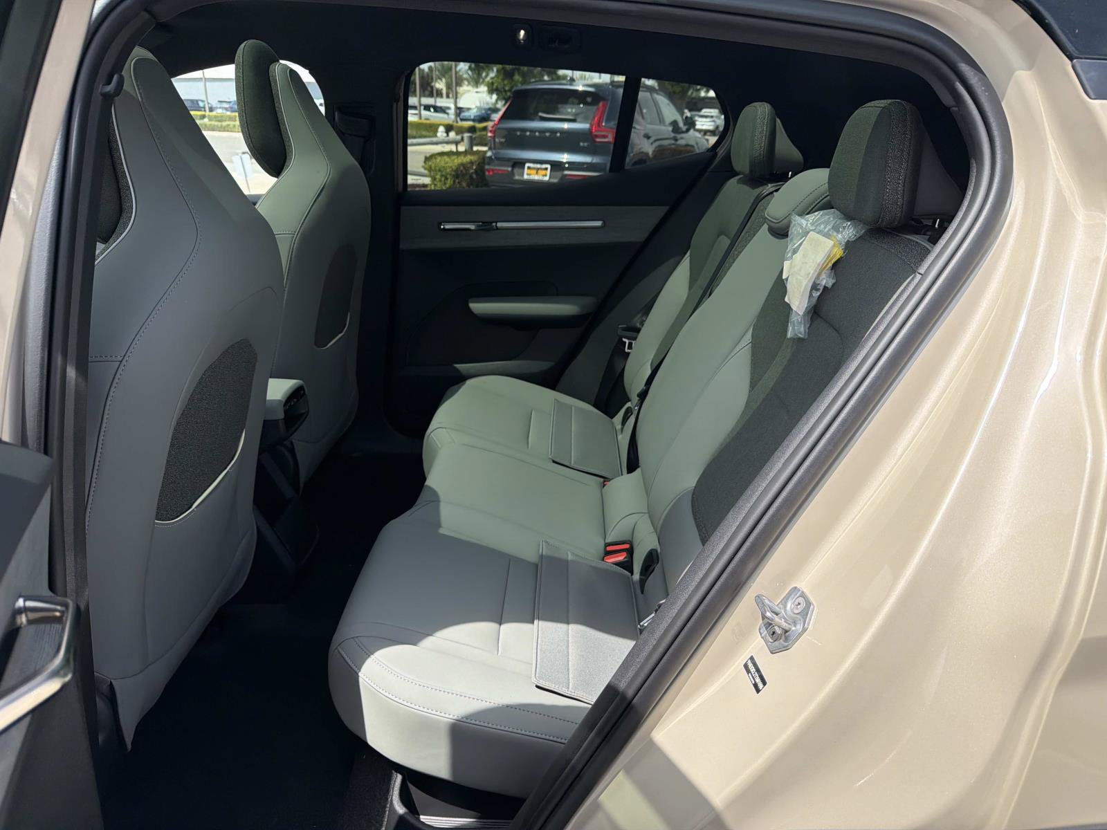 New 2026 Volvo EX30 Cross Country Ultra w/ Protection Package Premier AWD/4WD image 17