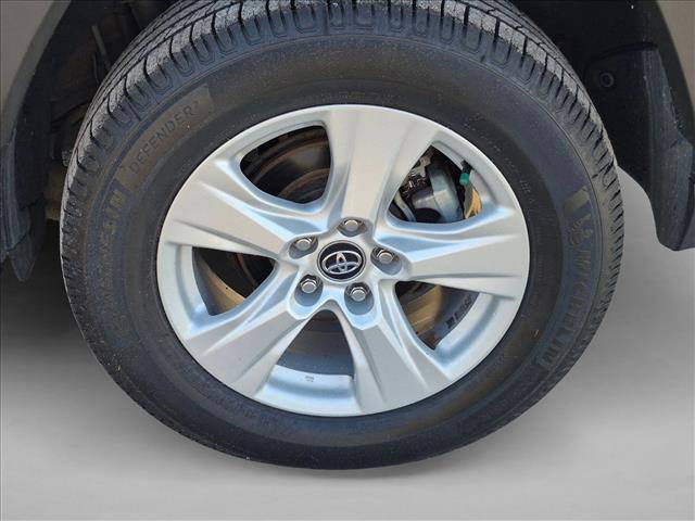 Used 2020 Toyota RAV4 XLE w/ Convenience Package AWD/4WD image 22