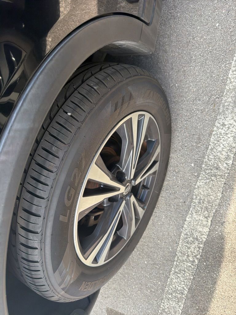 Used 2018 Nissan Rogue SL image 5