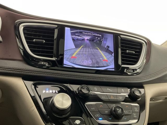 Used 2020 Chrysler Pacifica Limited FWD image 27