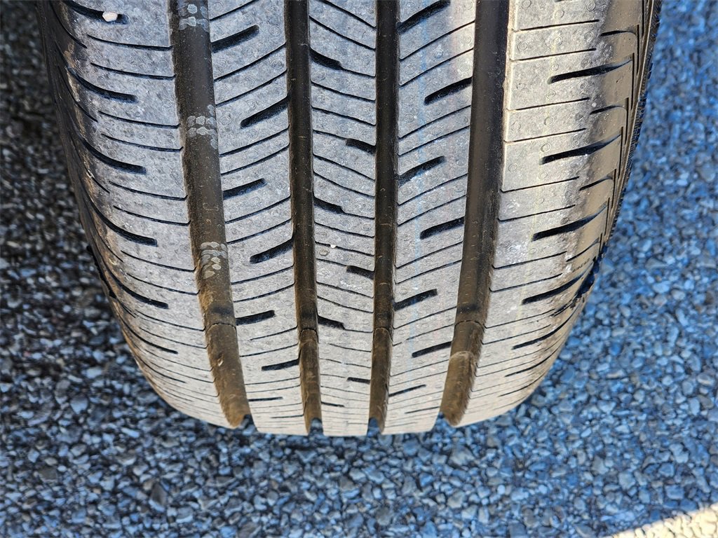 Used 2022 Chevrolet Trax LT w/ LT Convenience Package image 11