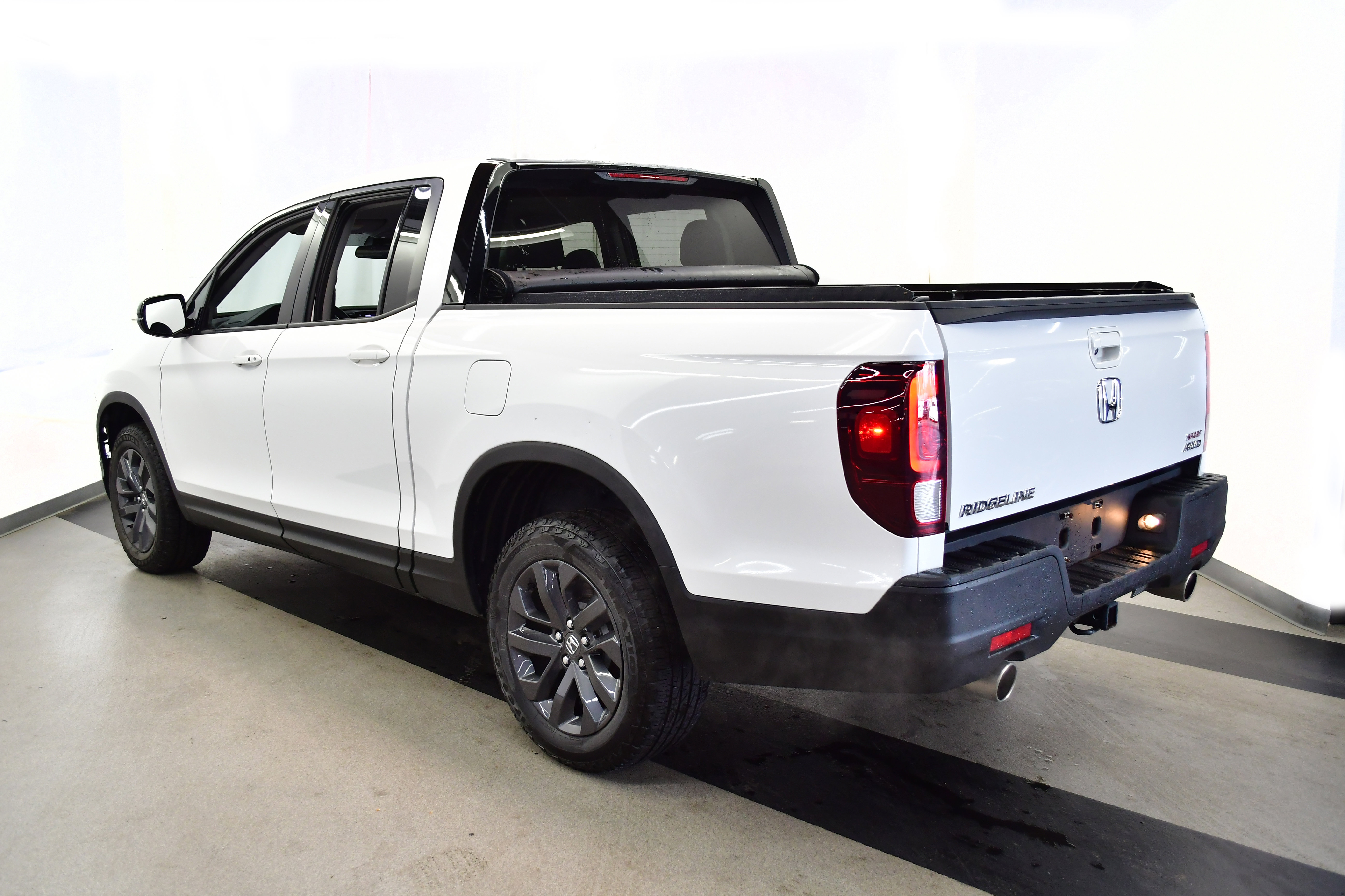 Used 2023 Honda Ridgeline Sport image 5