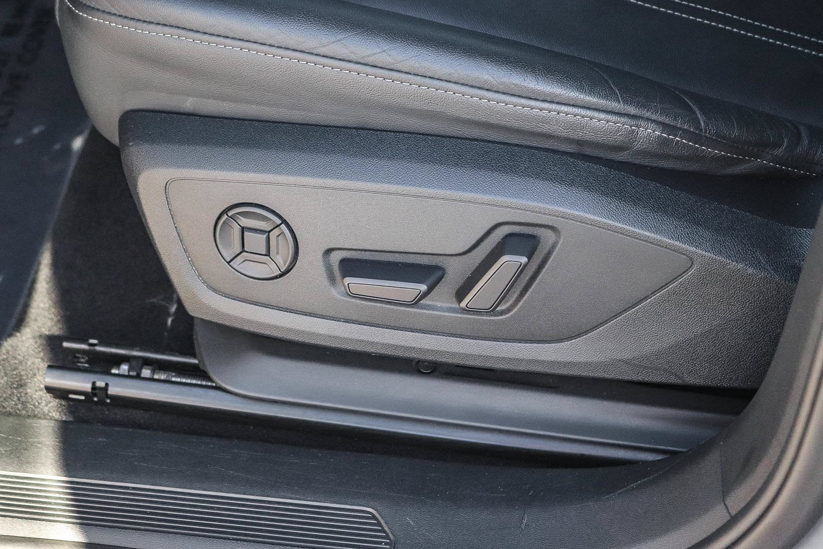 Used 2023 Audi Q4 e-tron Premium Plus w/ Premium Plus RWD image 23