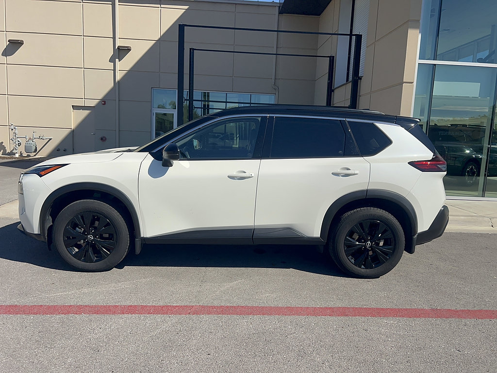 Used 2023 Nissan Rogue SV w/ SV Premium Package FWD image 6