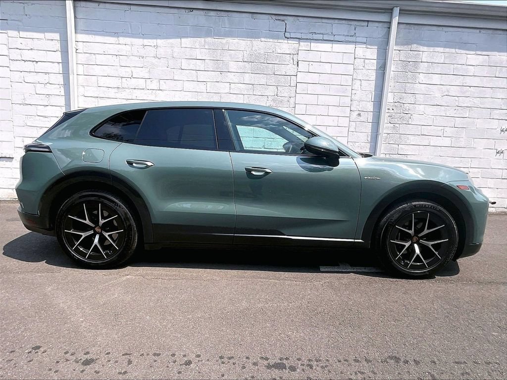 Used 2026 Porsche Cayenne Electric AWD/4WD image 6