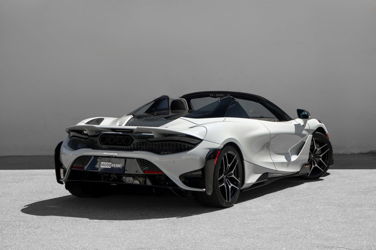 Used 2022 McLaren 765LT RWD image 3