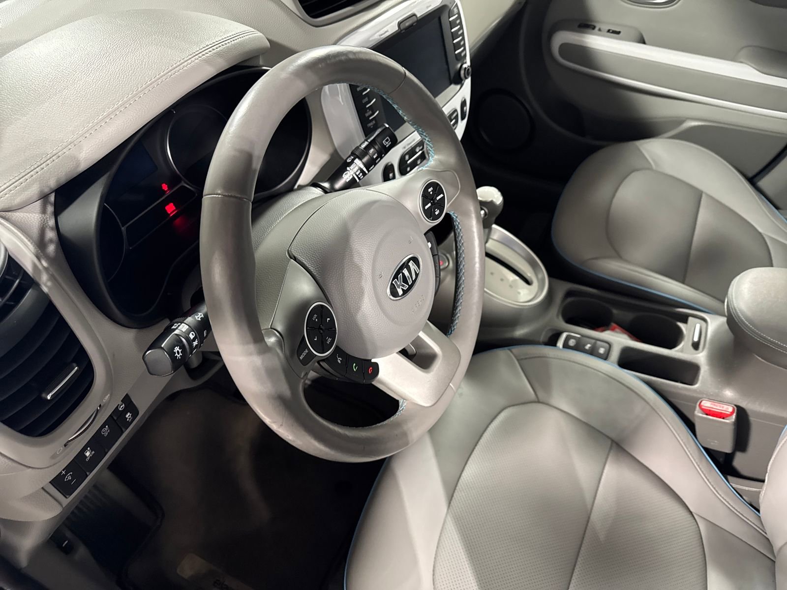 Used 2018 Kia Soul EV + FWD image 22