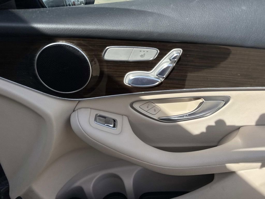 Used 2017 Mercedes-Benz GLC 300 image 16